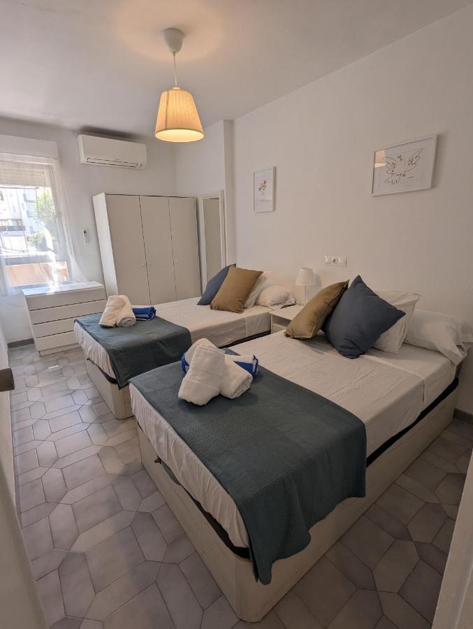 Apartamento Entero, Enormes Piscinas, Terraza Y Playa Benalmádena Exterior foto