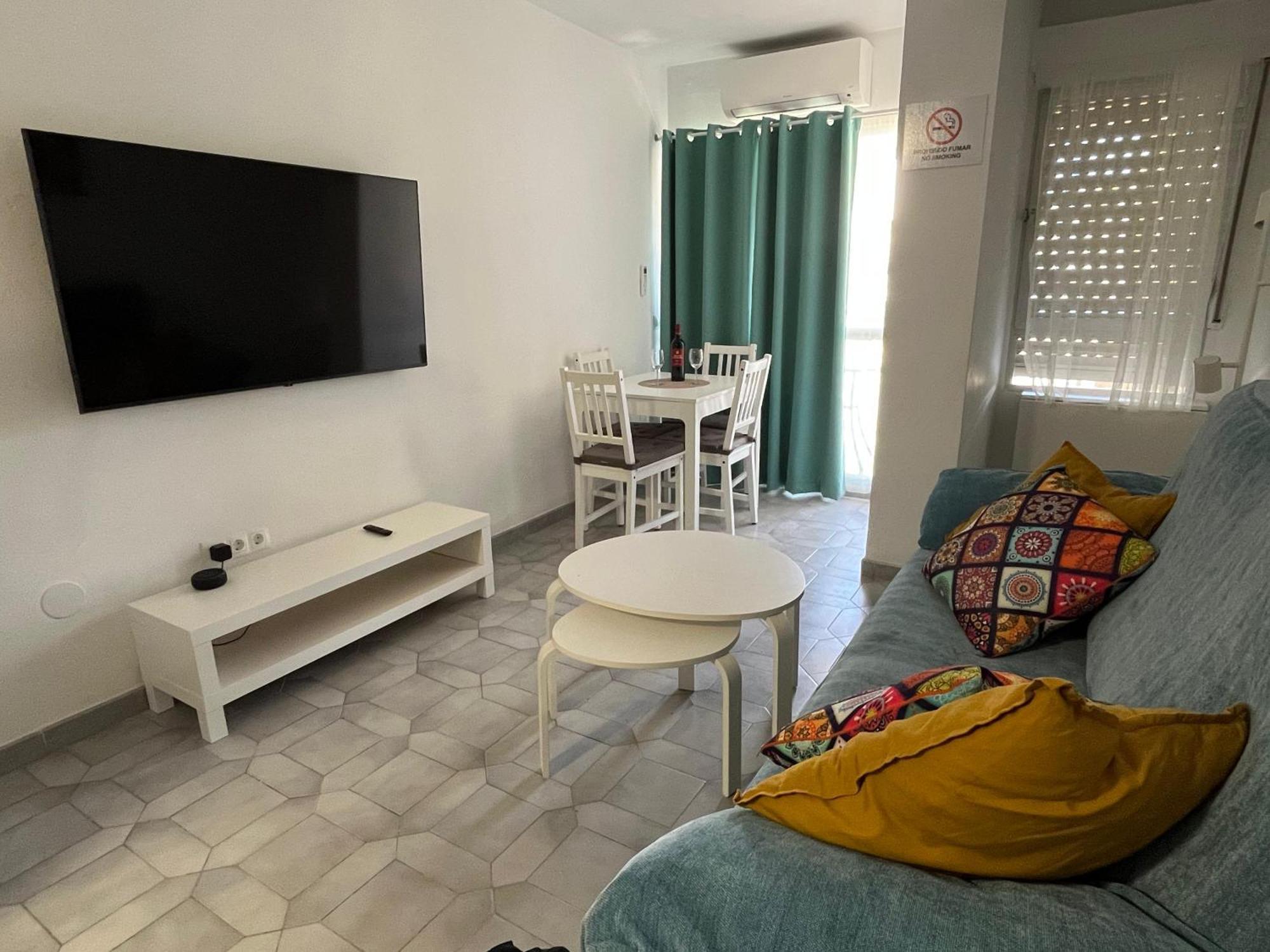 Apartamento Entero, Enormes Piscinas, Terraza Y Playa Benalmádena Exterior foto